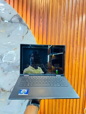 Laptop Dell Latitude 3390 8GB Intel Core I5 SSD 256GB