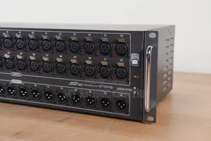 Behringer S32 Stage Box