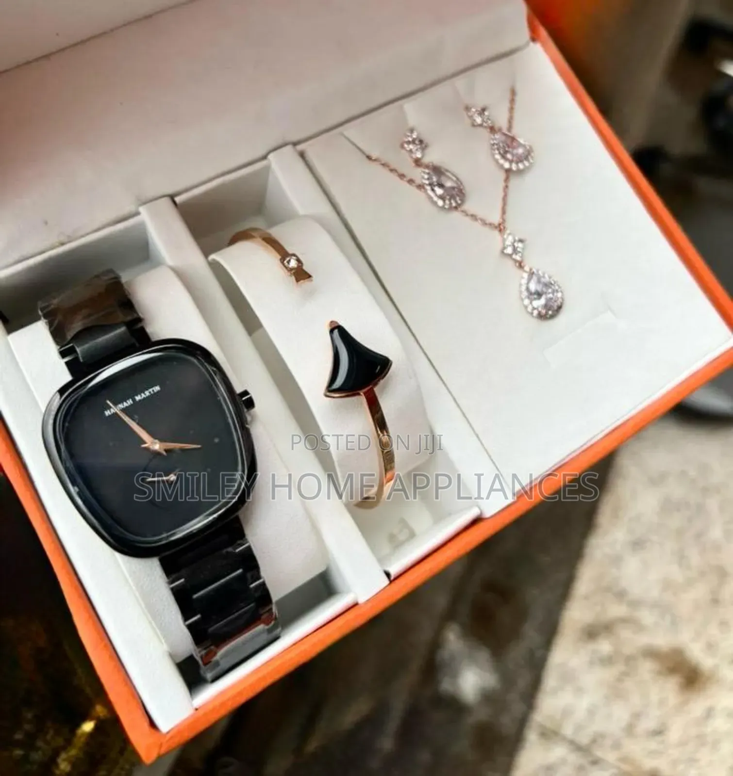 Black Hannah Martin Women's Valentines Wrist Time Gift Box at Discount