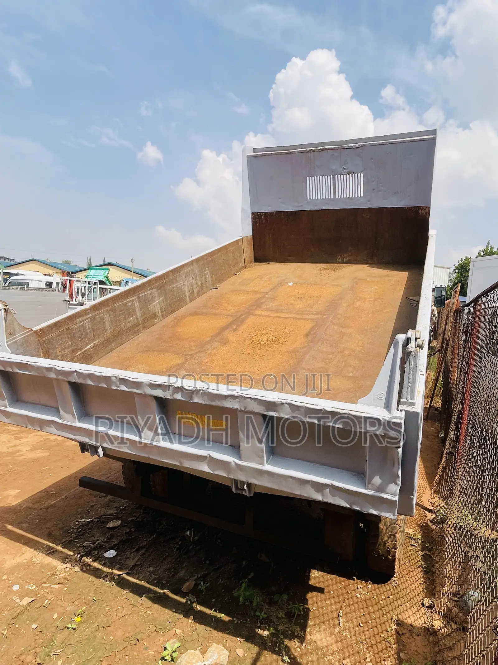 Hino Dumper New Stock J08c Engine With Low Mileage Original Body