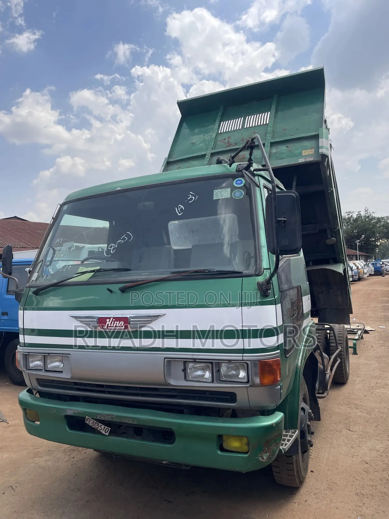 Hino Double Light 1992 Green