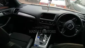 Audi Q5 2010 Black