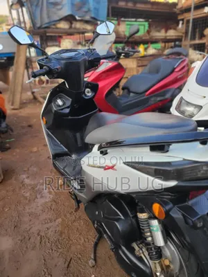 Yamaha 2011 White
