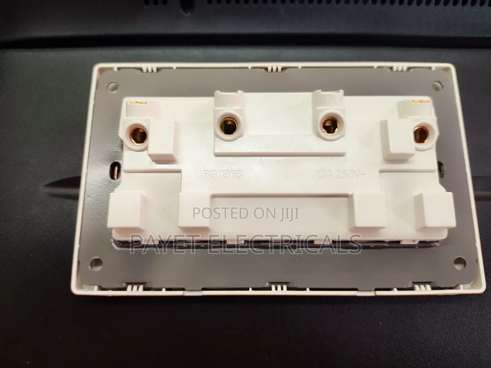 Quality Goldish Double Socket