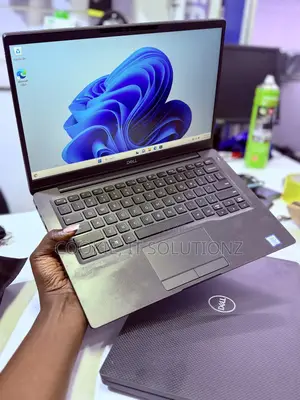 Laptop Dell Latitude 7400 8GB Intel Core i7 SSHD (Hybrid) 256GB