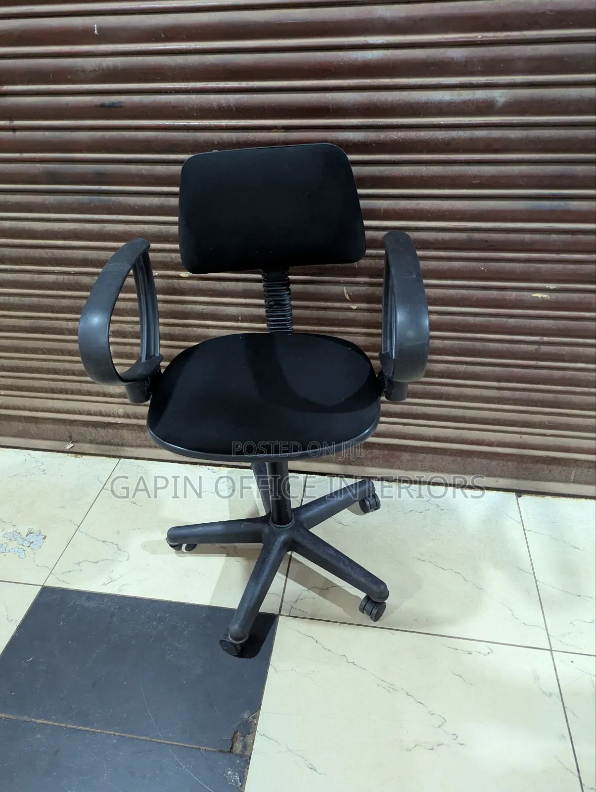 Simple Fabric Adjustable Chair Ready for Pick Up or Derivery