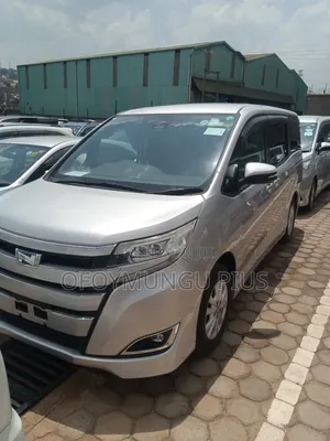 Toyota Noah 2016 Silver