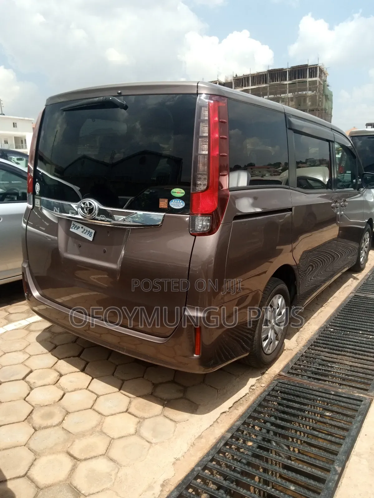 Toyota Noah 2016 Purple