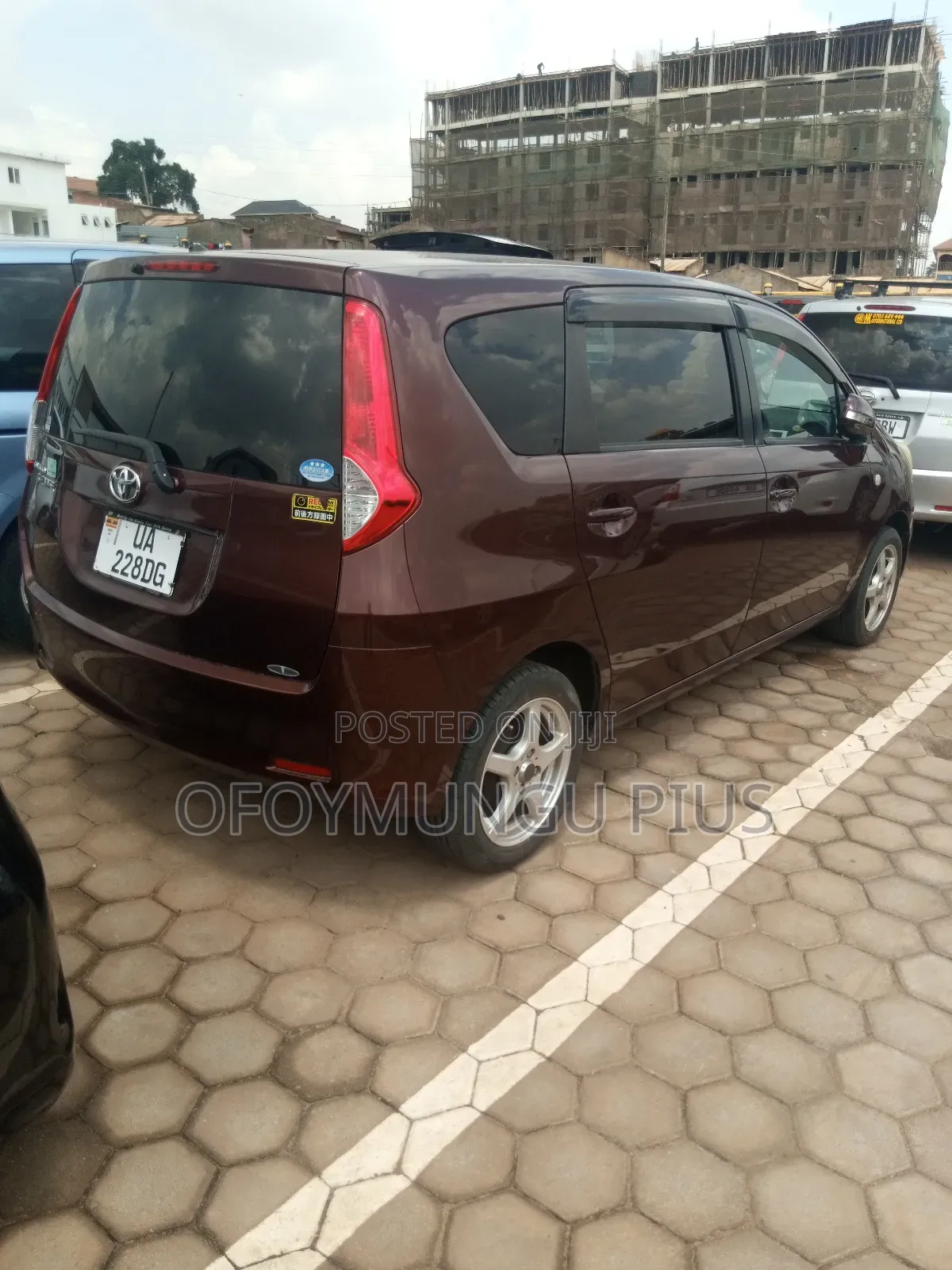 Toyota Passo Sette 2010 Maroon