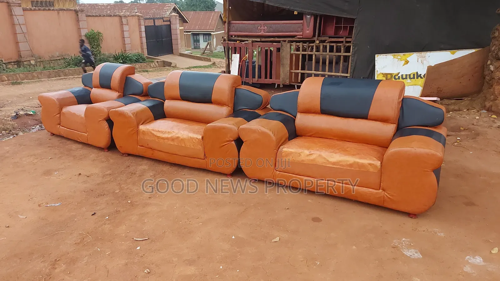 Beautiful Giant Five Seaters Sofas Set (Used)