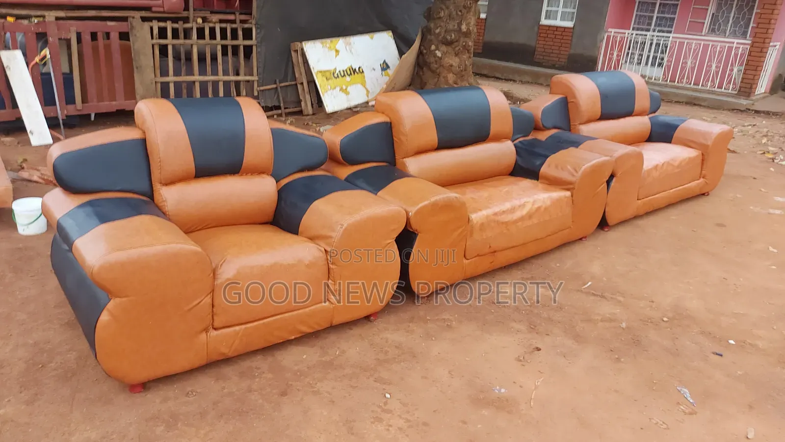 Beautiful Giant Five Seaters Sofas Set (Used)