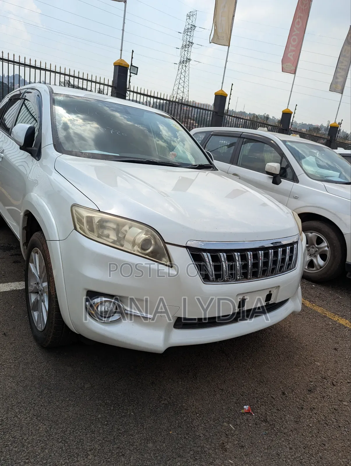 Toyota Vanguard 2011 White