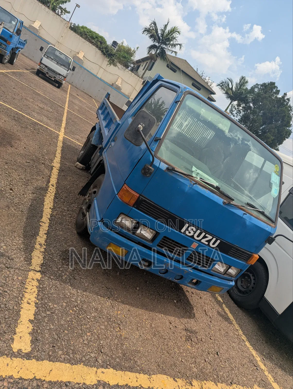 Isuzu Deeper 1990 Blue