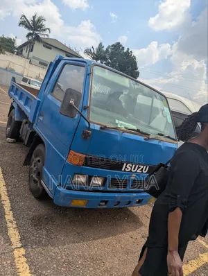 Isuzu Deeper 1990 Blue