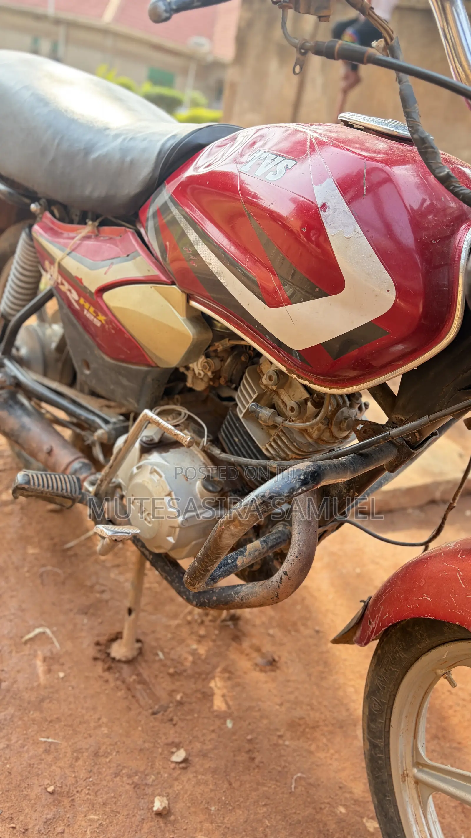 TVS HLX 125 2019 Red