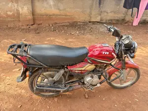 TVS HLX 125 2019 Red