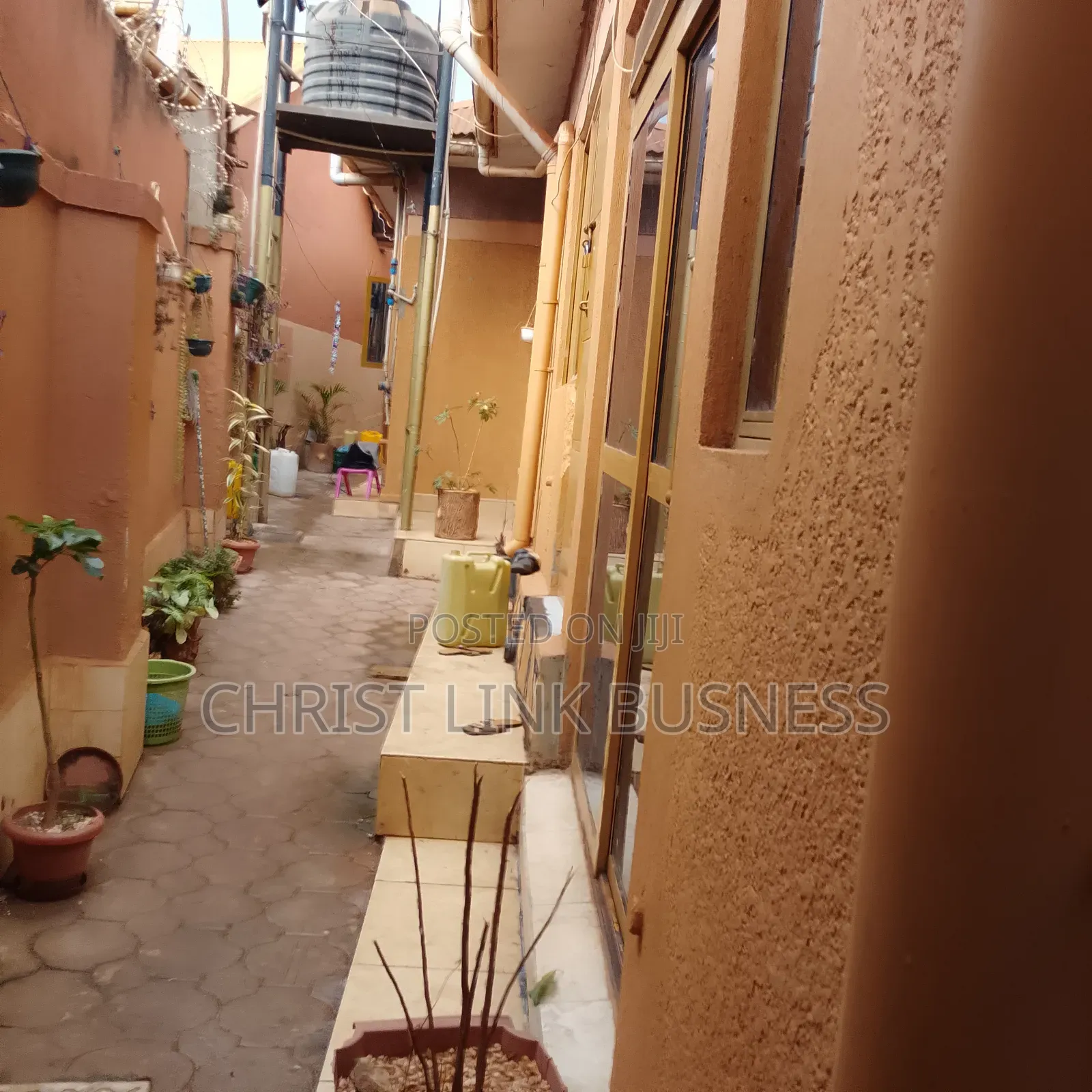 1bdrm Bungalow in Central Division for rent