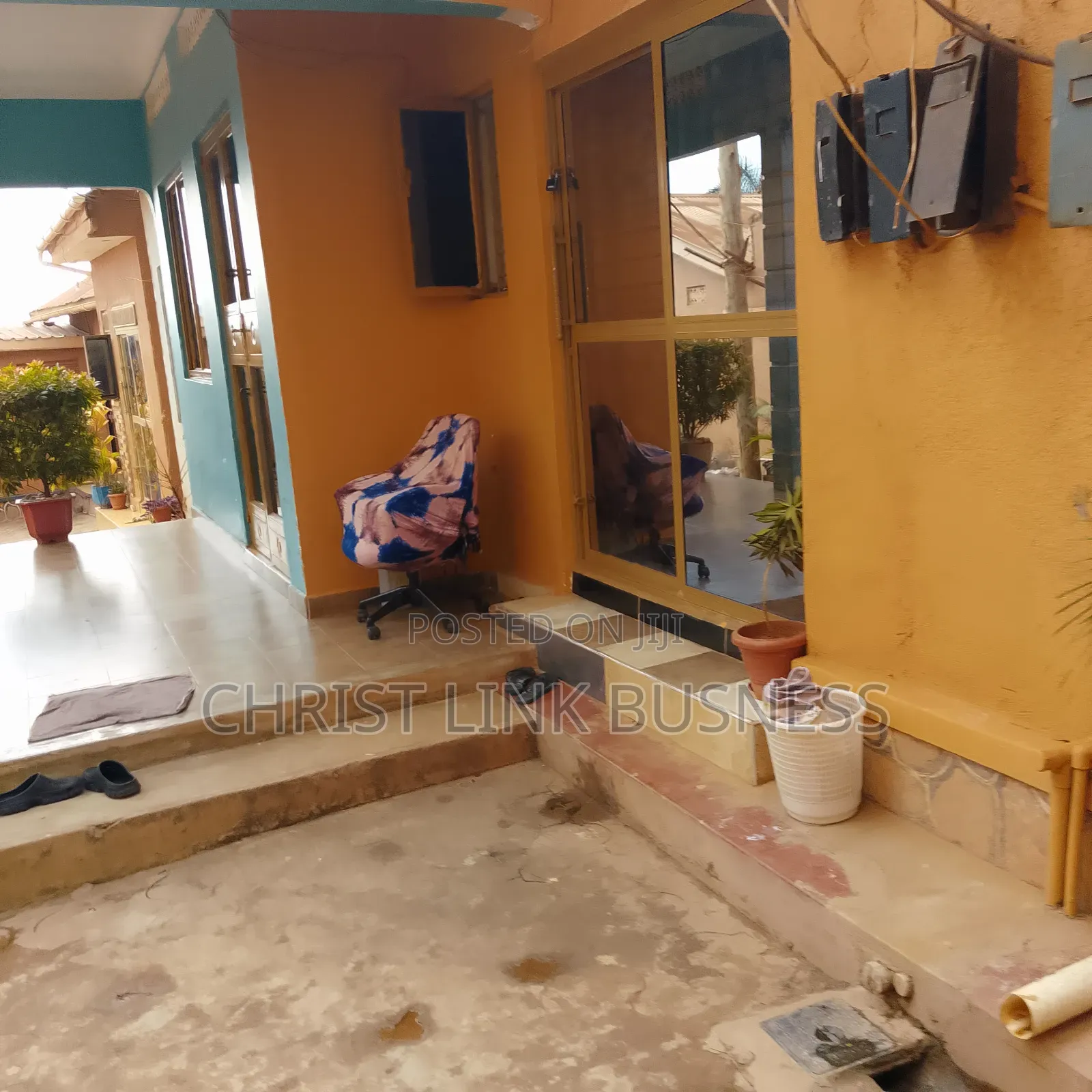 1bdrm Bungalow in Central Division for rent