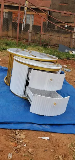 Center Table in White and Gold