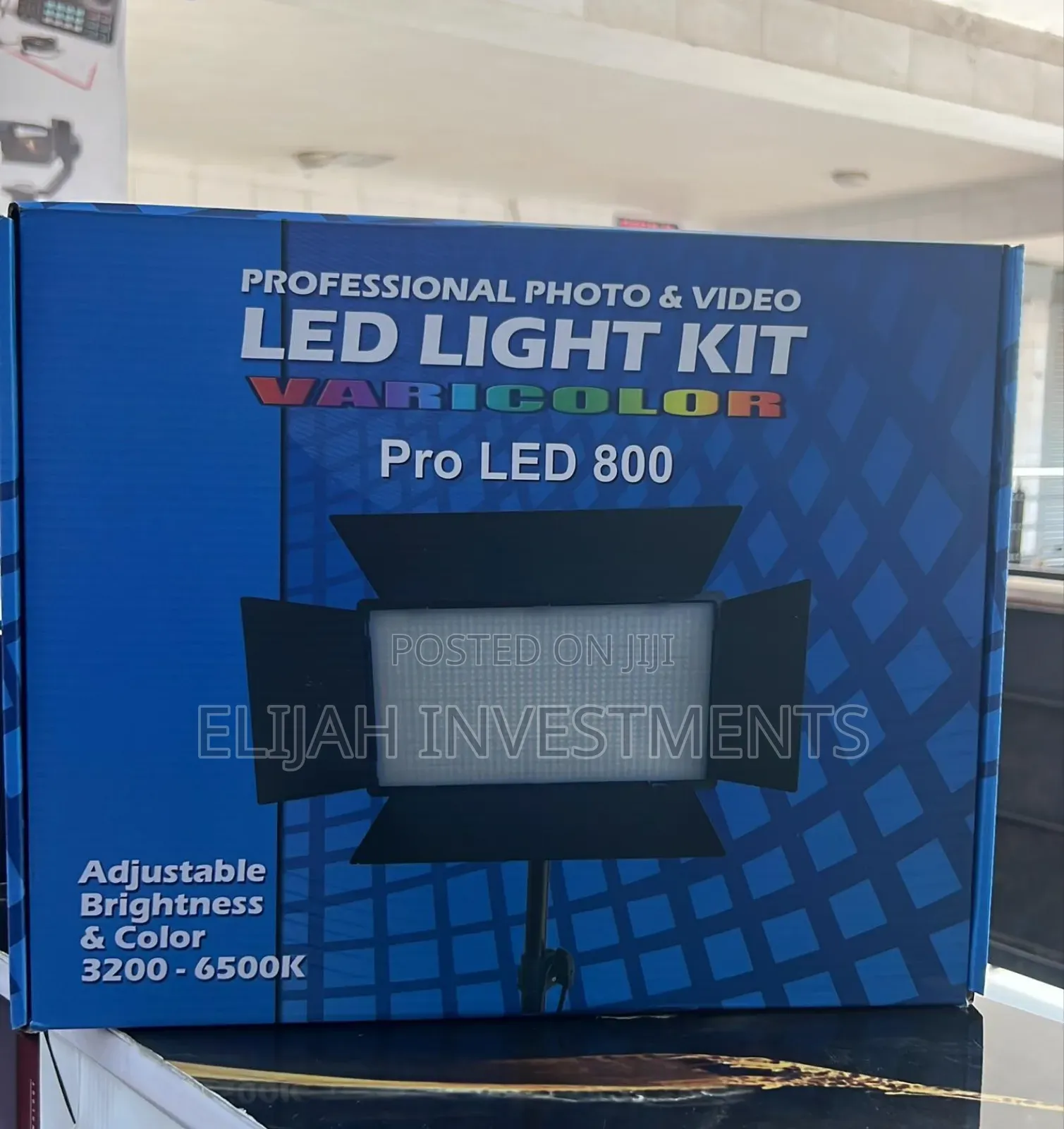 Led 800 Full Kit Light and Stand With Two Batteries