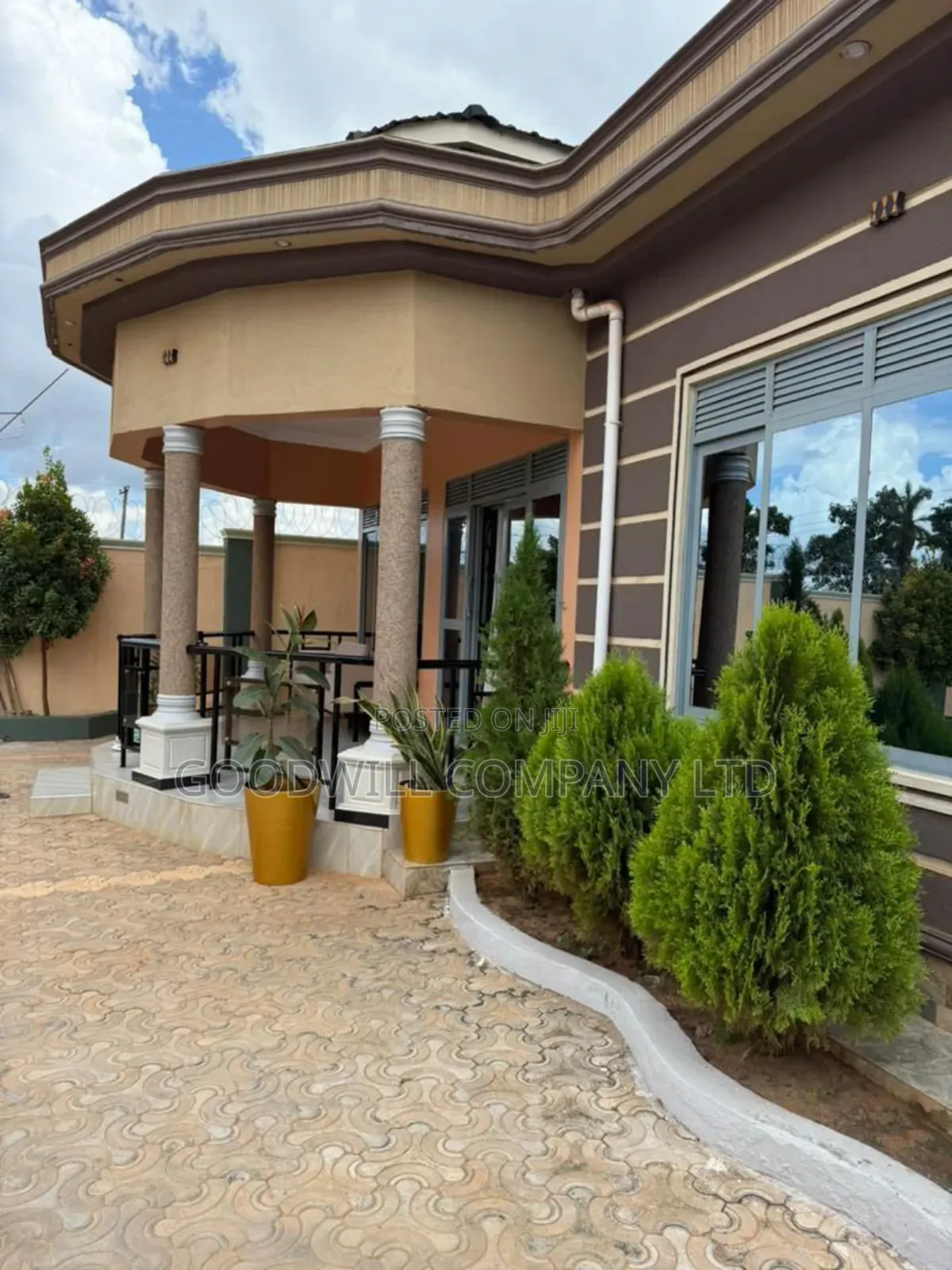 5bdrm House in Kasangati, Central Division for sale