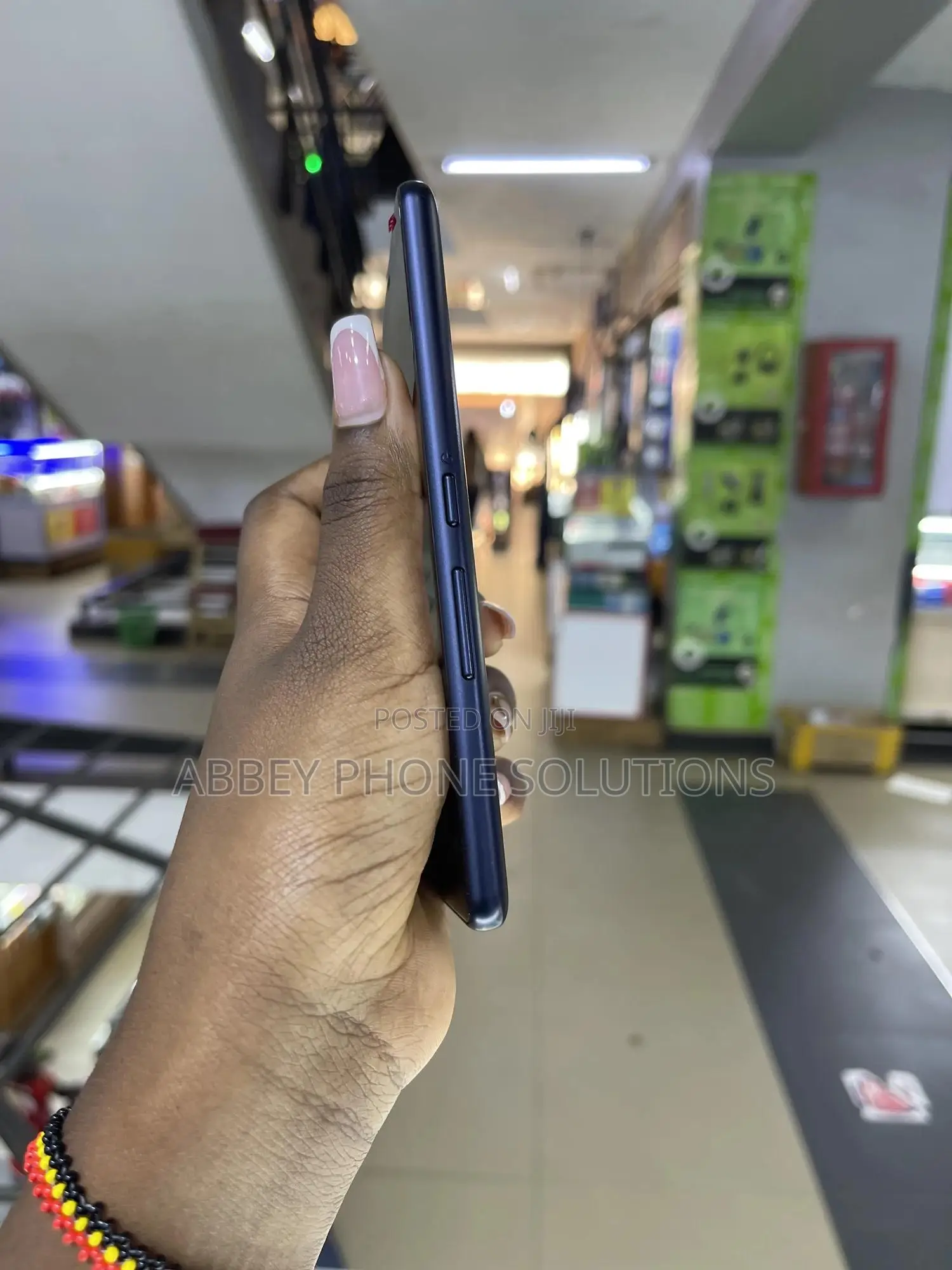 Fujitsu Arrows Be3 F-02L 32 GB Black