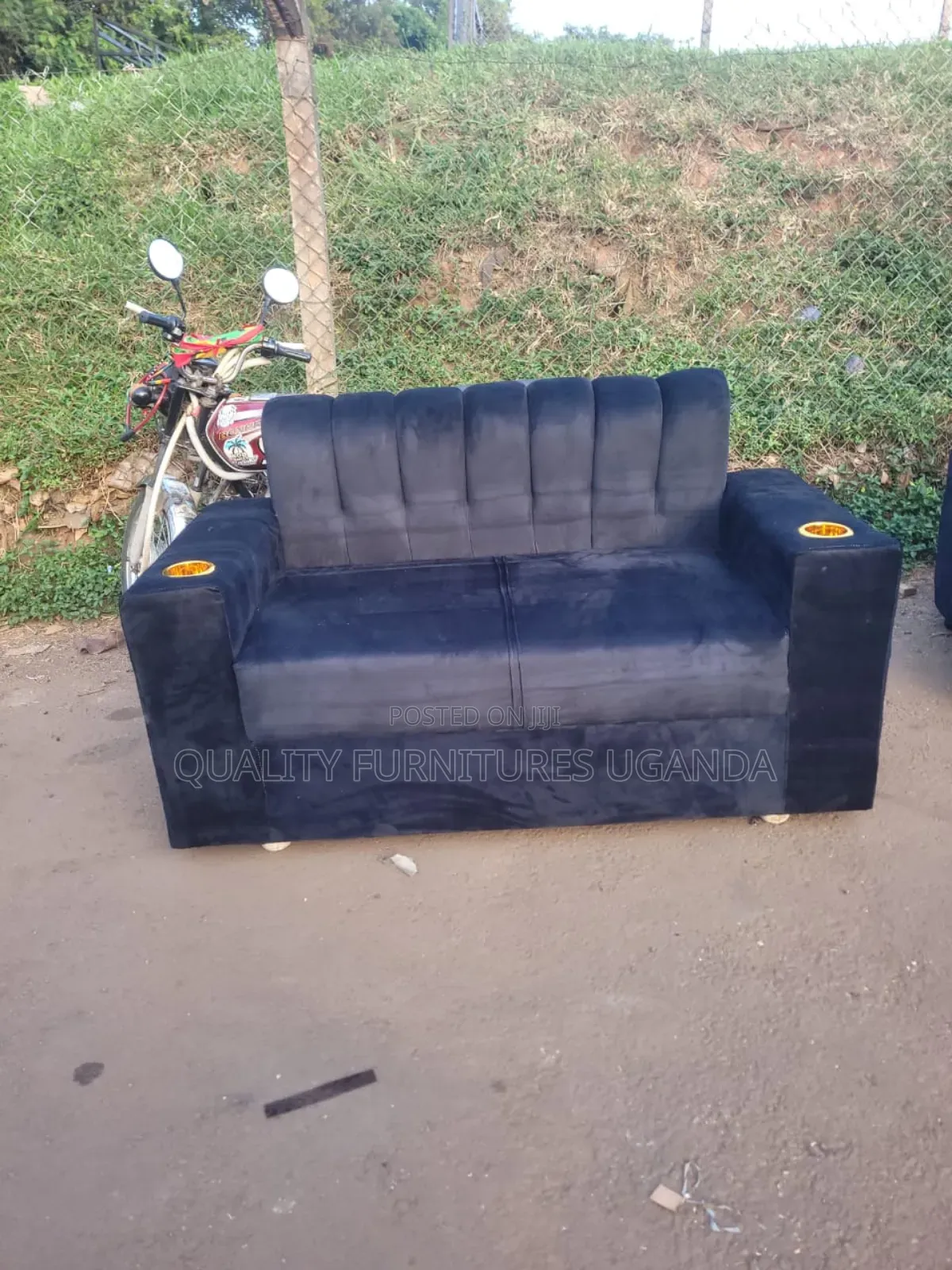 Black Double Cupholders Sofa Seat
