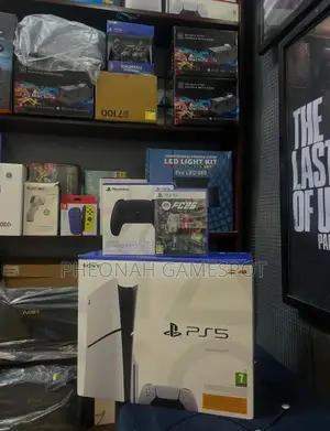 Ps5 Slim Bundle: Two Pads, Fc26, Total Joy for the Whole Family!