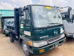 Hino With Behind Seats 1994 Green