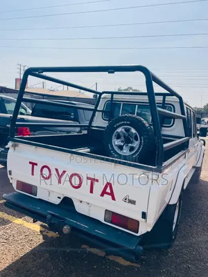 Toyota Land Cruiser 2017 White