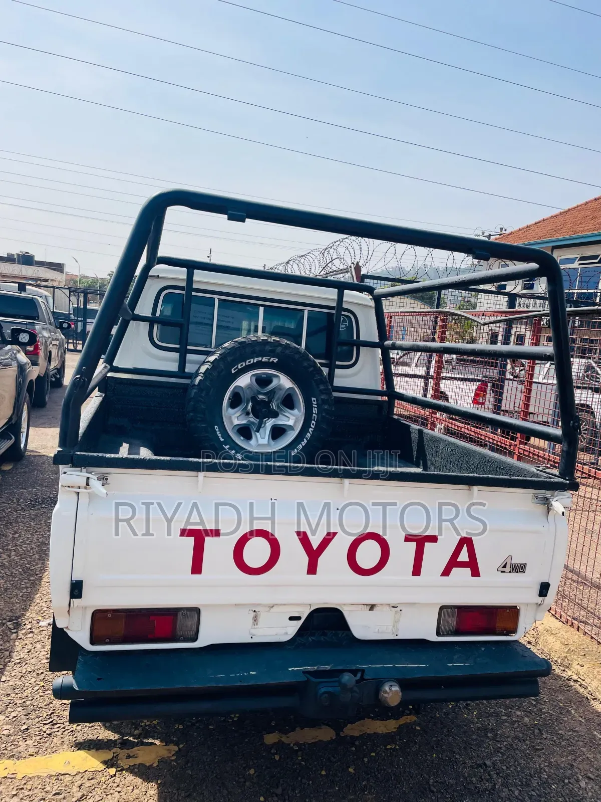 Toyota Land Cruiser 2017 White
