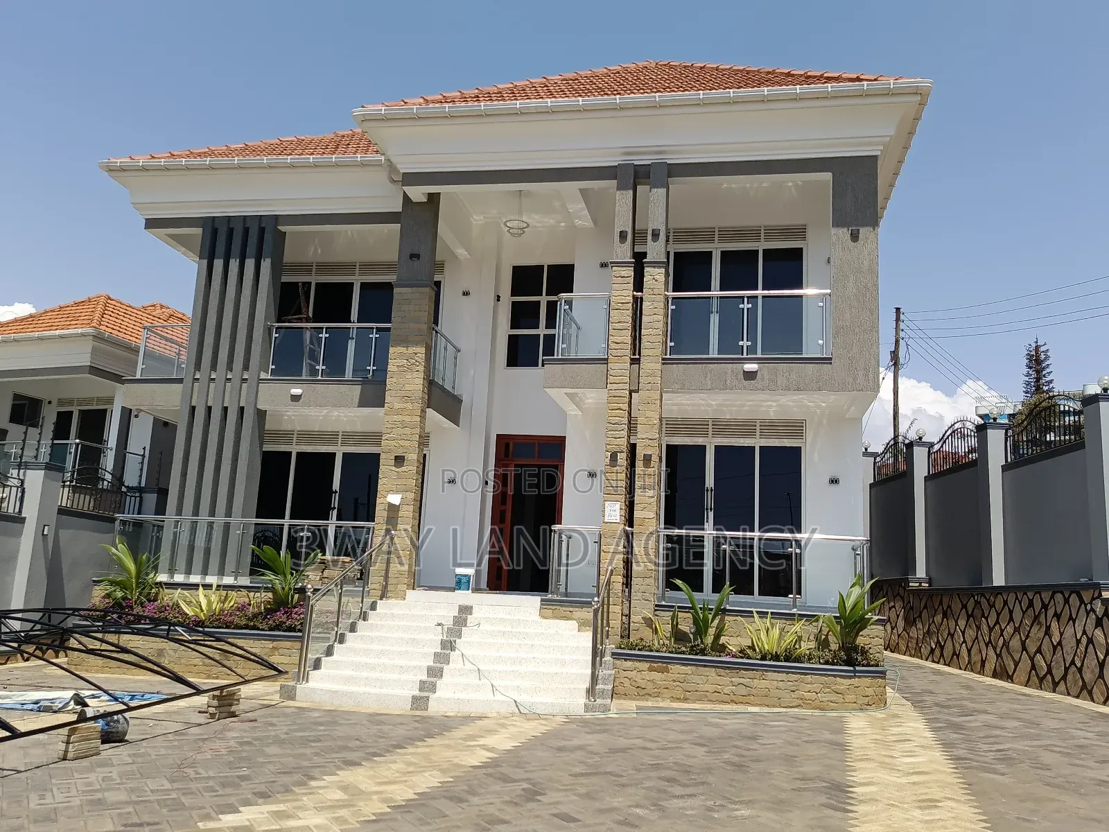 Furnished 6bdrm Mansion in Central Division for sale