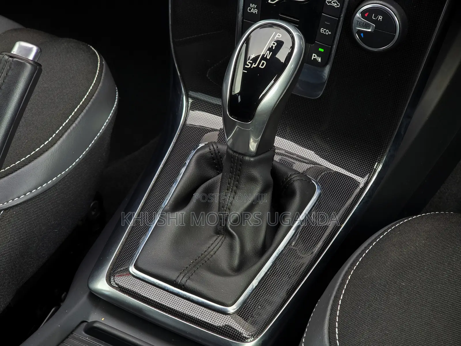 Volvo V40 2016 Black