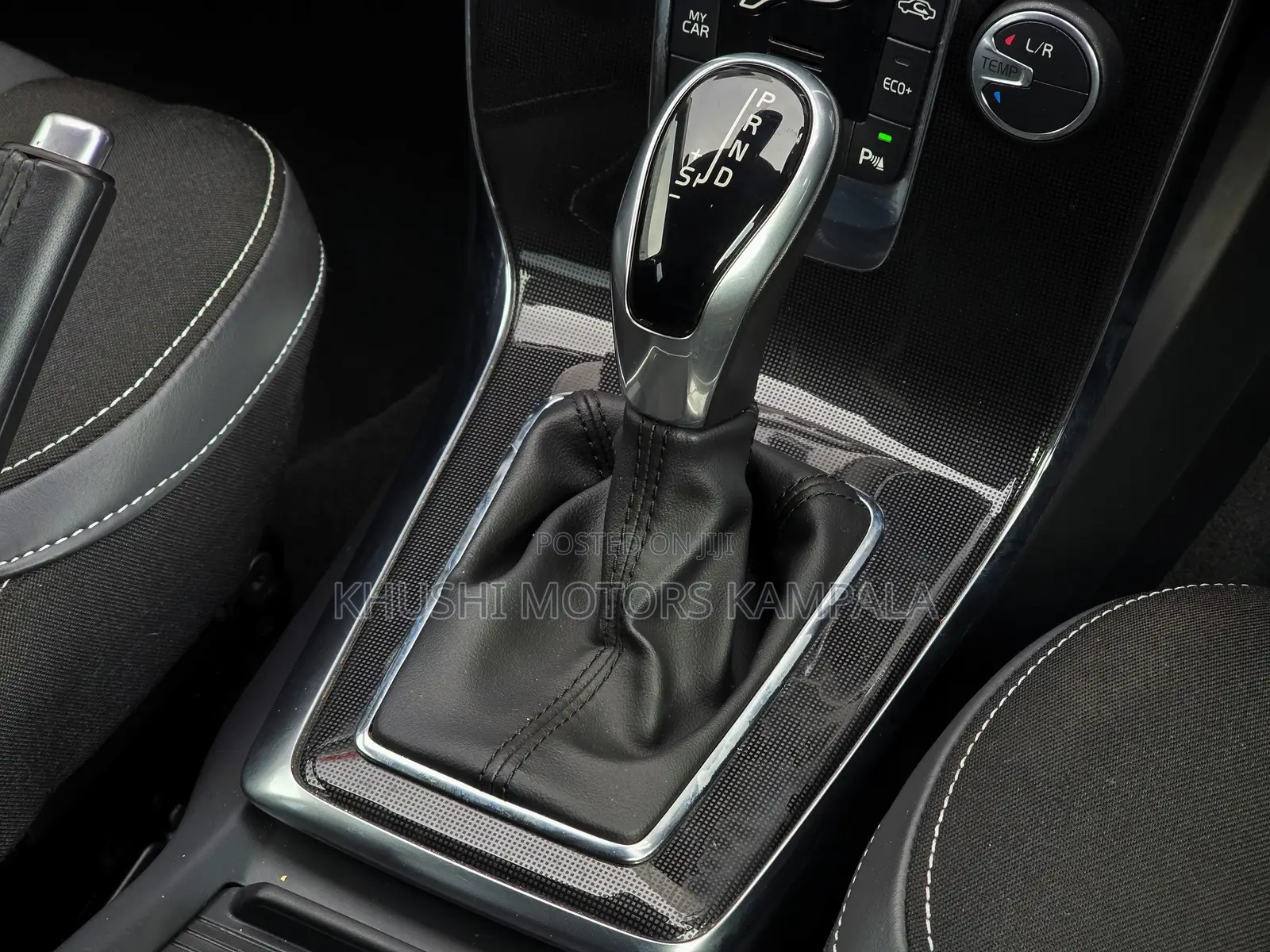 Volvo V40 2016 Black
