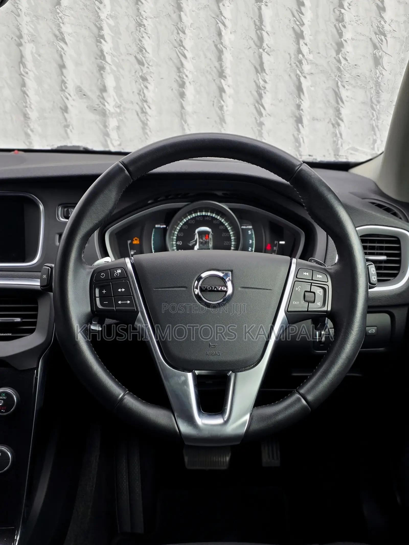Volvo V40 2016 Black