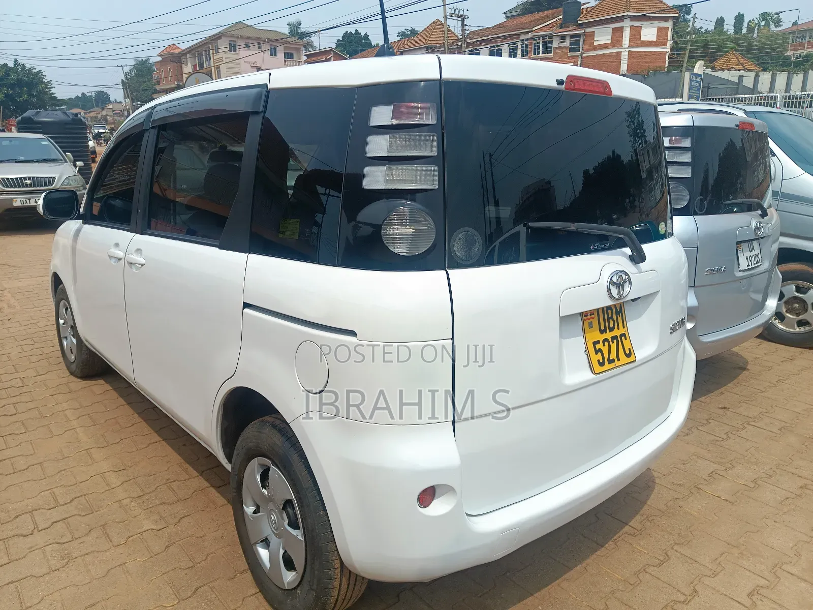 Toyota Sienta 2010 White