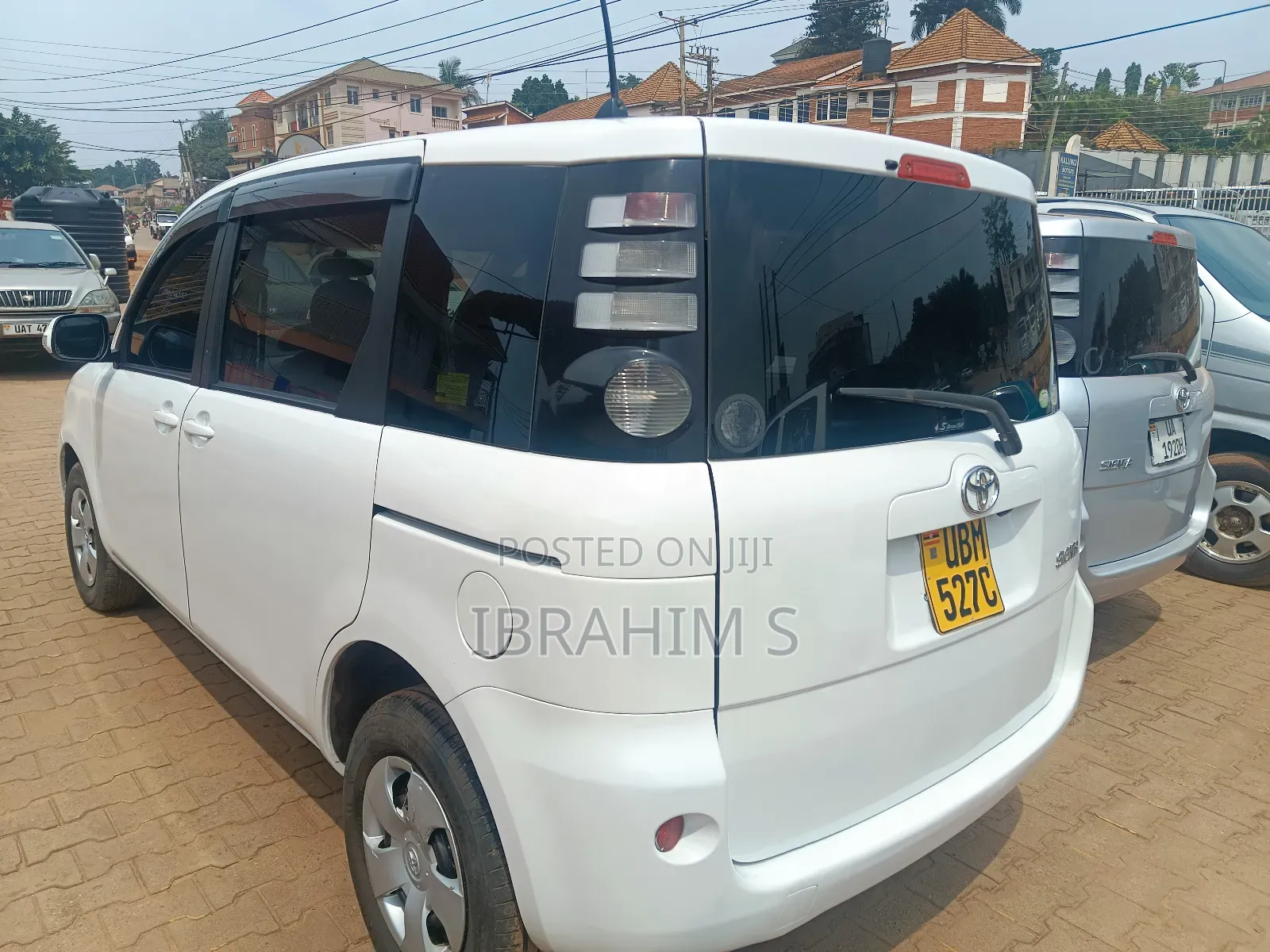 Toyota Sienta 2010 White