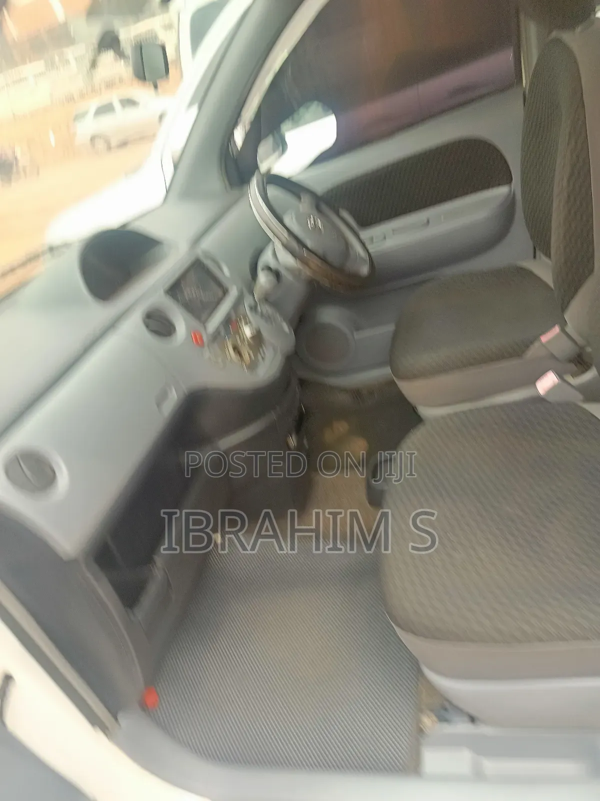 Toyota Sienta 2010 White