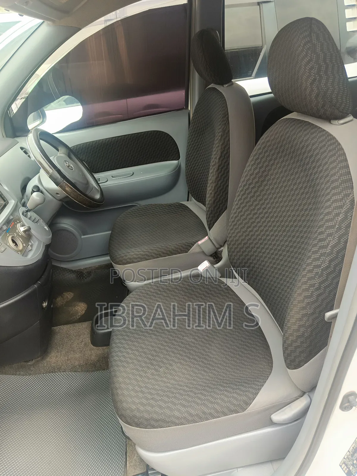 Toyota Sienta 2010 White