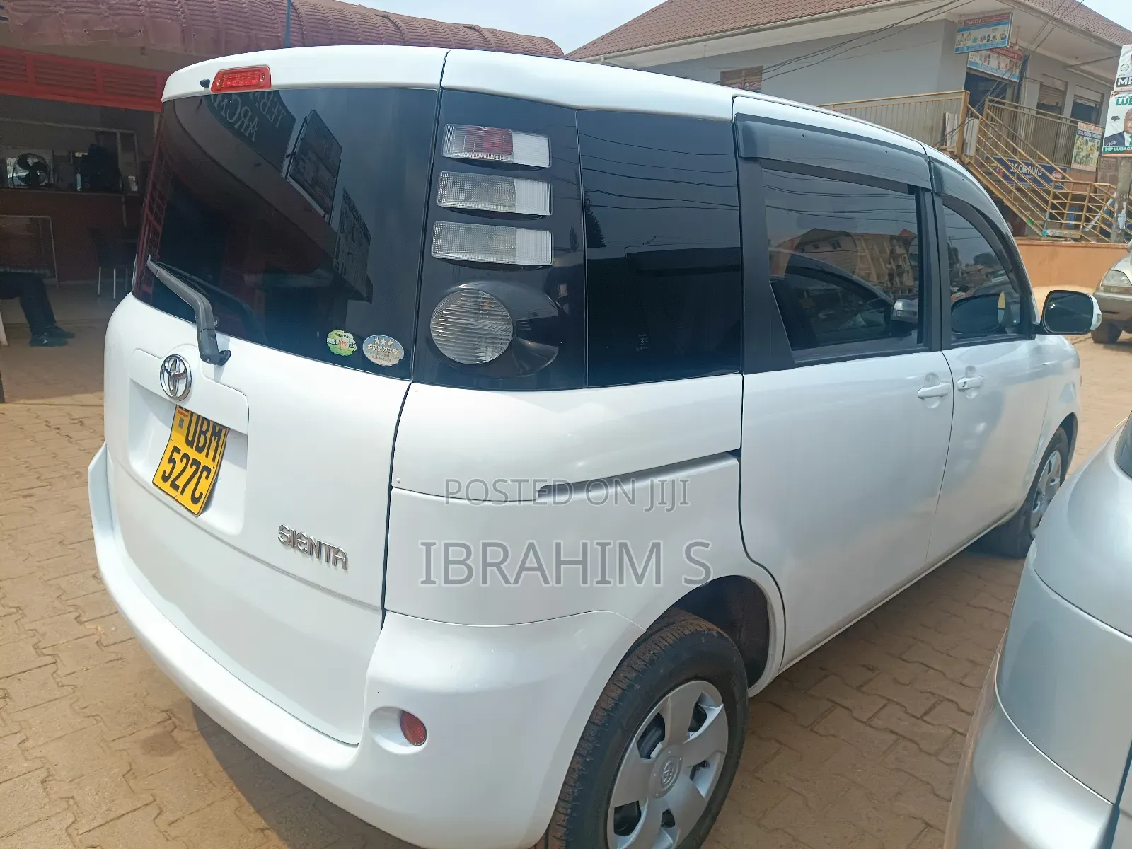 Toyota Sienta 2010 White