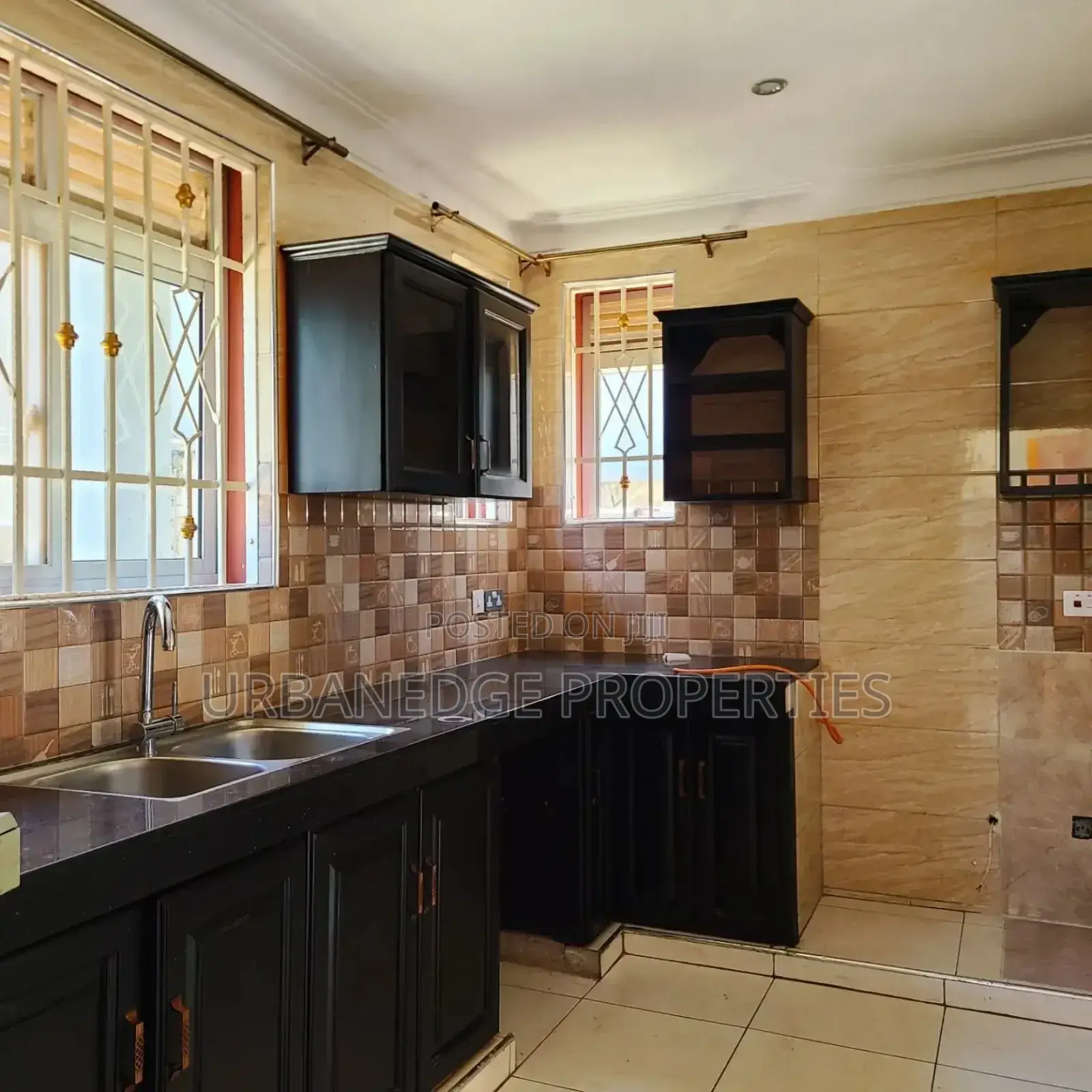 4bdrm Villa in Muyenga Bukasa, Central Division for rent
