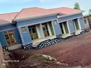 5bdrm House in Bulenga, Central Division for sale