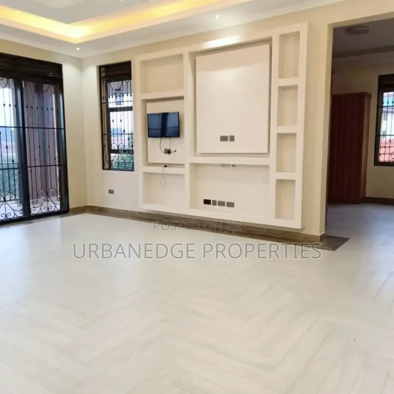 6bdrm Mansion in Munyonyo, Central Division for rent