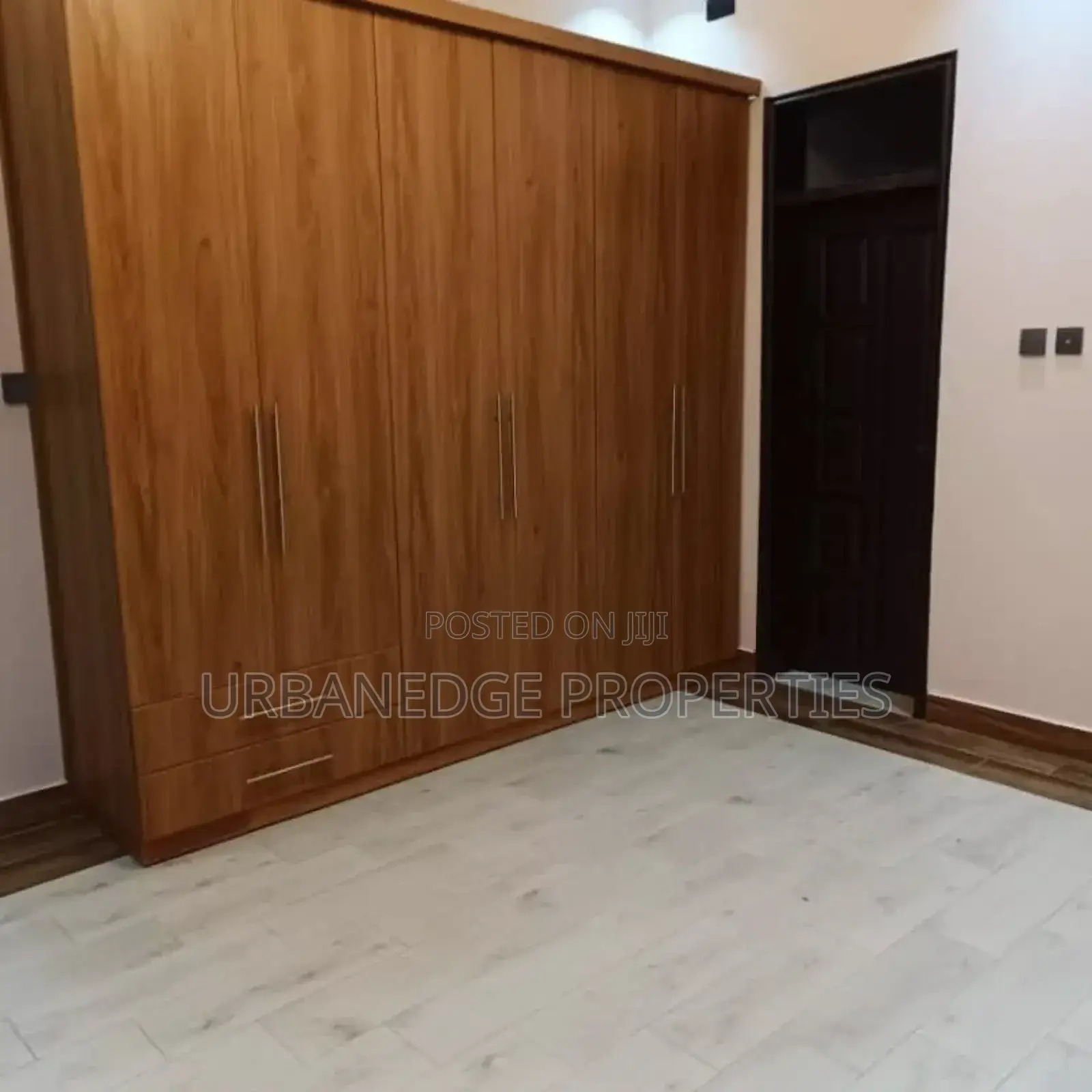 6bdrm Mansion in Munyonyo, Central Division for rent