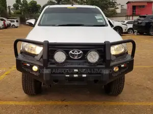 Toyota Hilux 2017 White