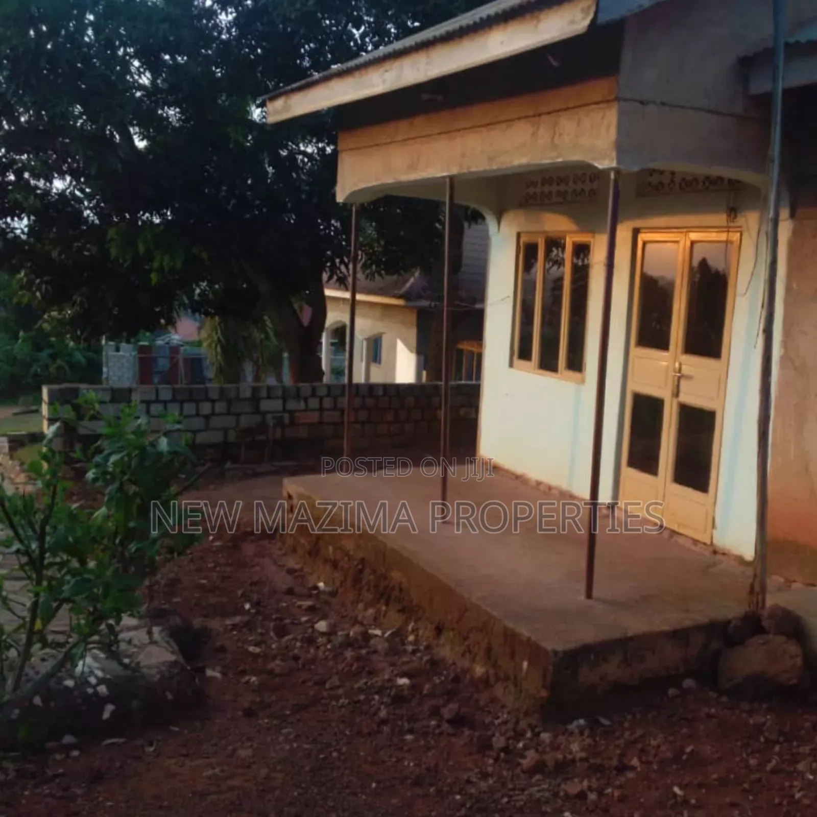 3bdrm House in Kitala Ntebe Rd, Central Division for sale