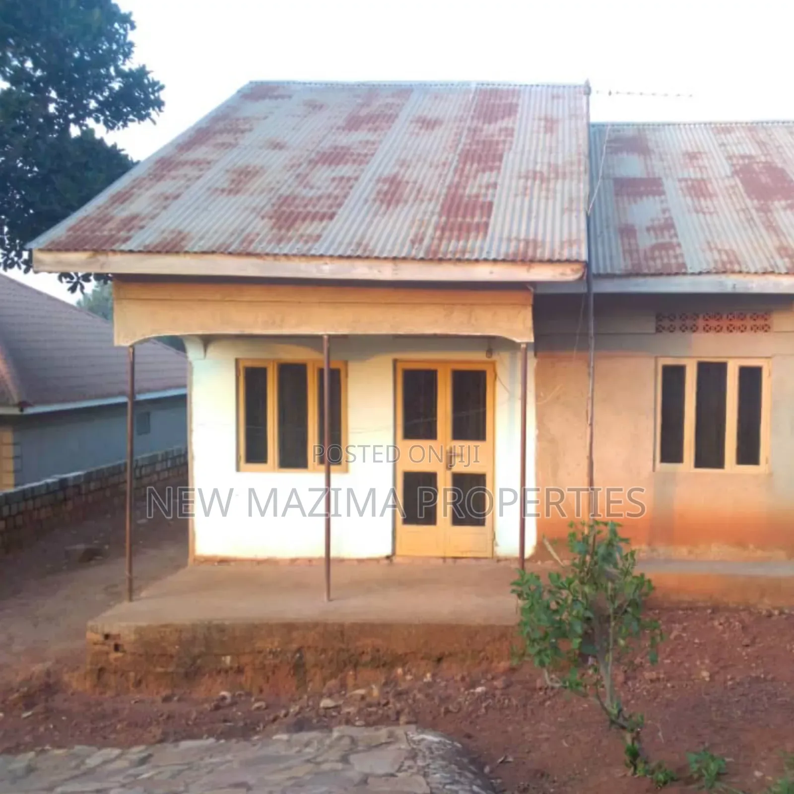 3bdrm House in Kitala Ntebe Rd, Central Division for sale