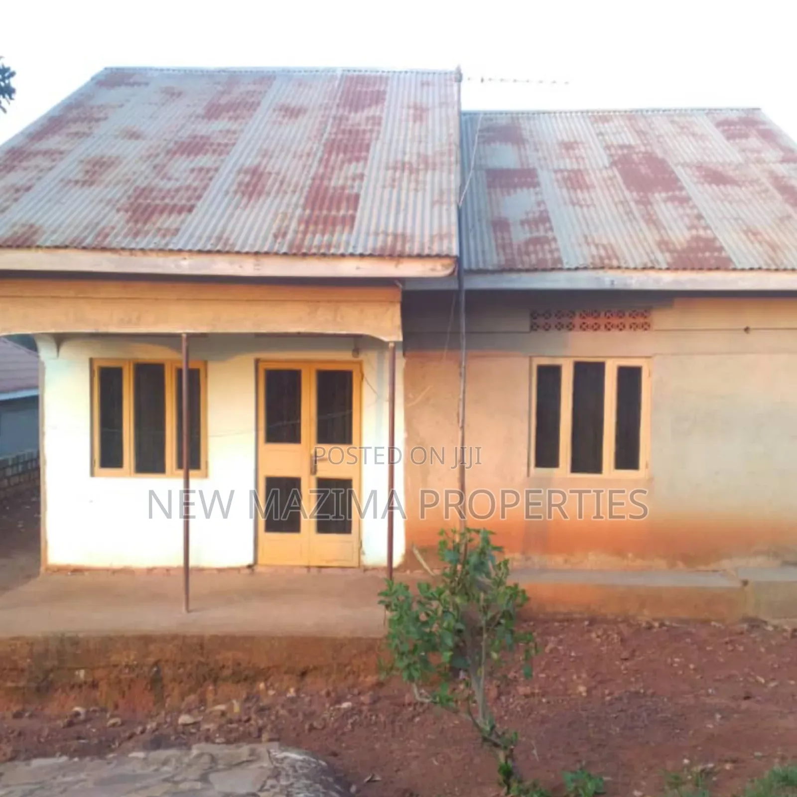 3bdrm House in Kitala Ntebe Rd, Central Division for sale