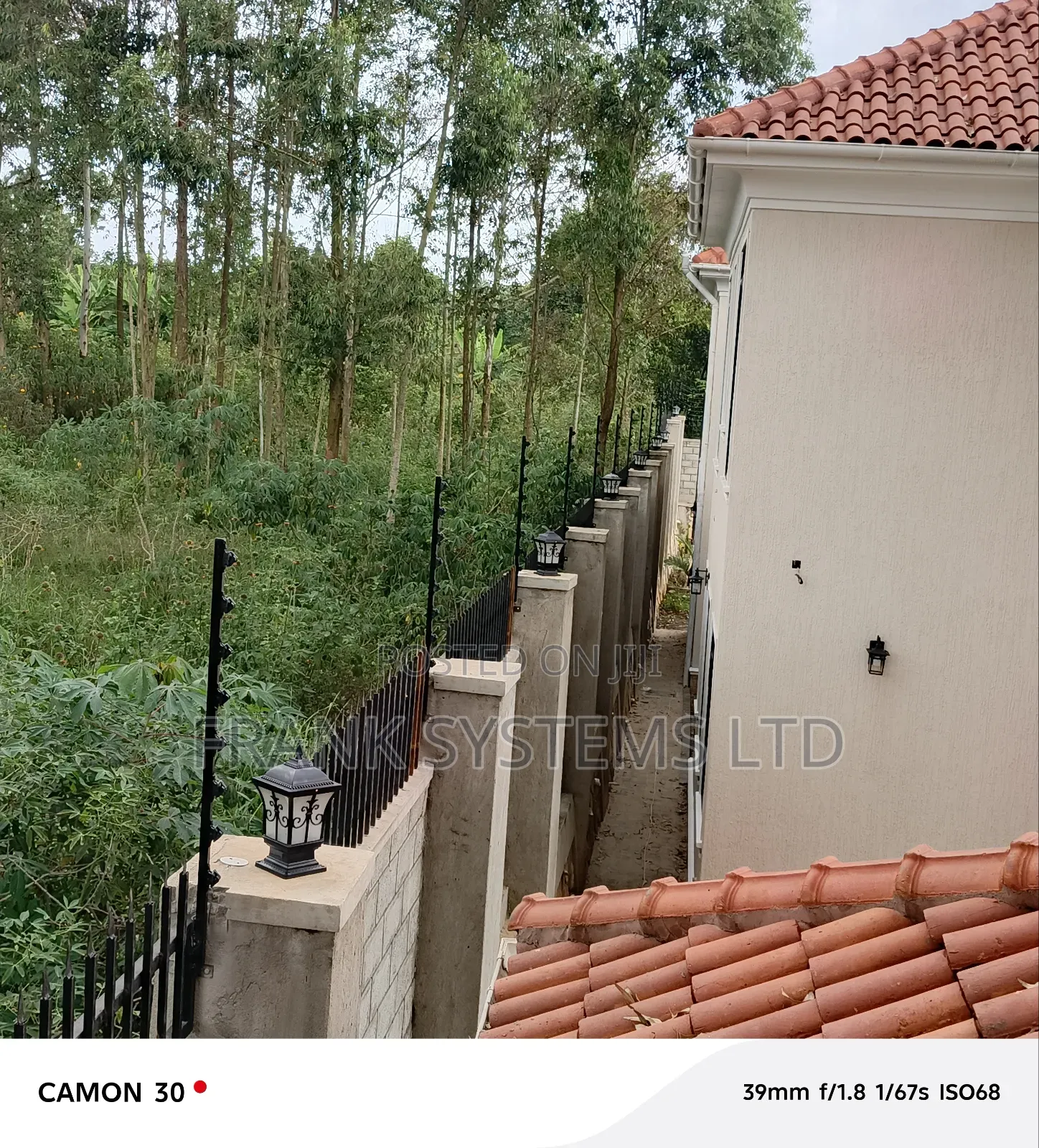 Electric Fence With Intrusion Alarm