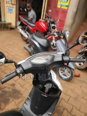 Yamaha Genesis 2010 White